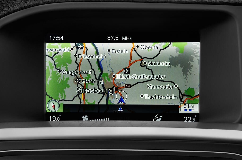 Volvo S60 (Baujahr 2016) R-Design 4 Türen Radio und Infotainmentsystem