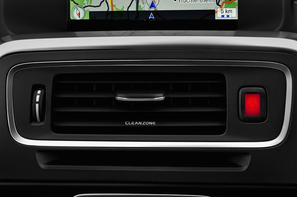 Volvo S60 Cross Country (Baujahr 2017) Summum 4 Türen Lüftung