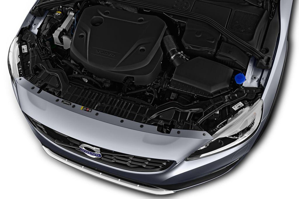 Volvo S60 Cross Country (Baujahr 2017) Summum 4 Türen Motor