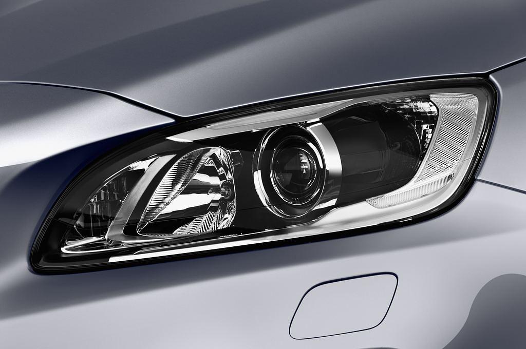 Volvo S60 Cross Country (Baujahr 2017) Summum 4 Türen Scheinwerfer