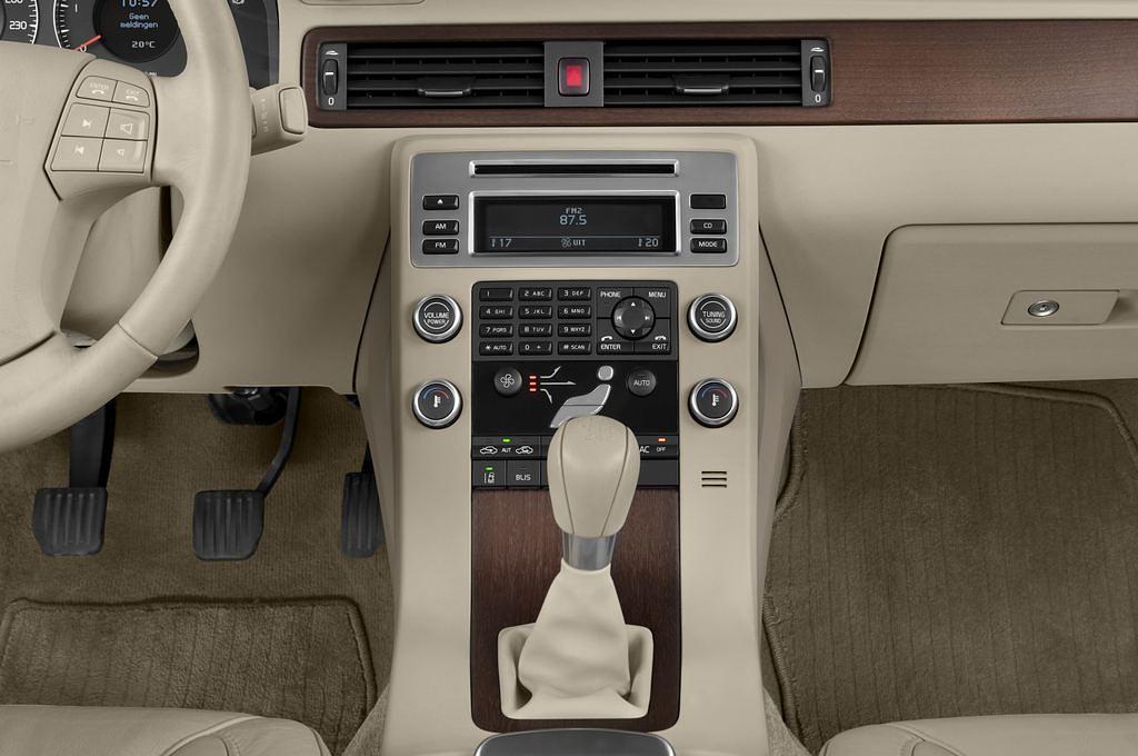 Volvo S80 (Baujahr 2011) R-design 4 Türen Mittelkonsole