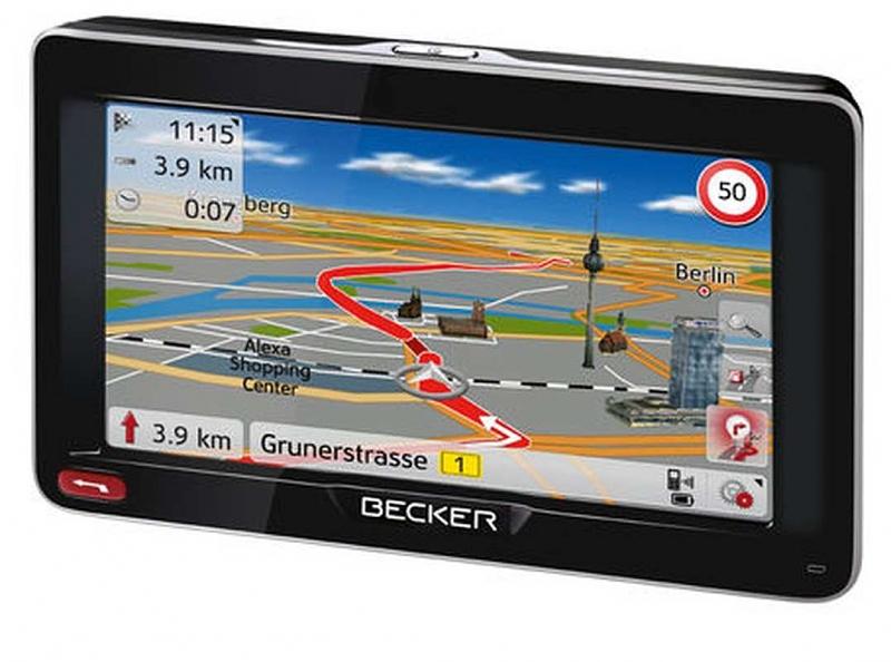 Das fünf Zoll große Navigationssystem verfügt unter anderem über eine Bluetooth-Freisprecheinrichtung.