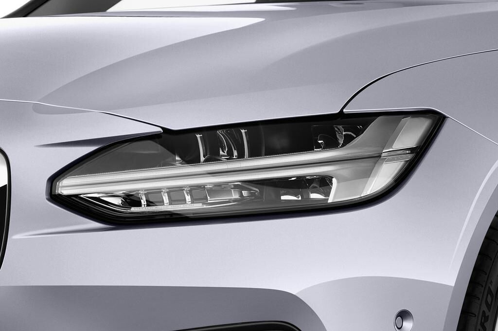 Volvo S90 (Baujahr 2017) Inscription 4 Türen Scheinwerfer