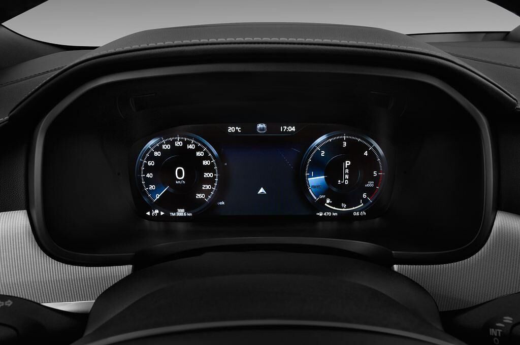 Volvo S90 (Baujahr 2017) Inscription 4 Türen Tacho und Fahrerinstrumente