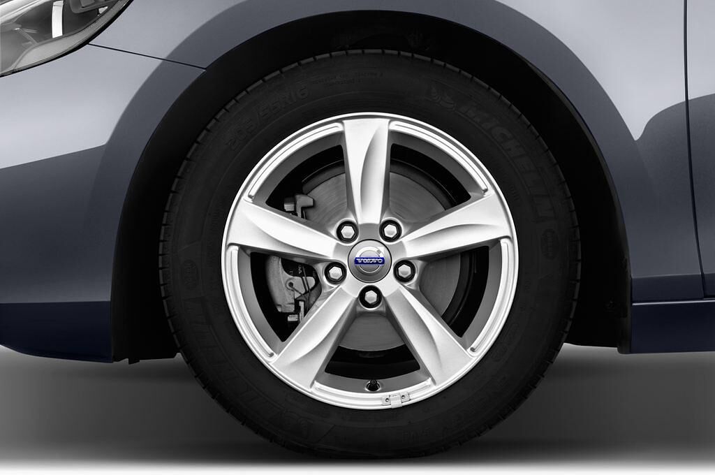 Volvo V40 (Baujahr 2014) Kinetic 5 Türen Reifen und Felge