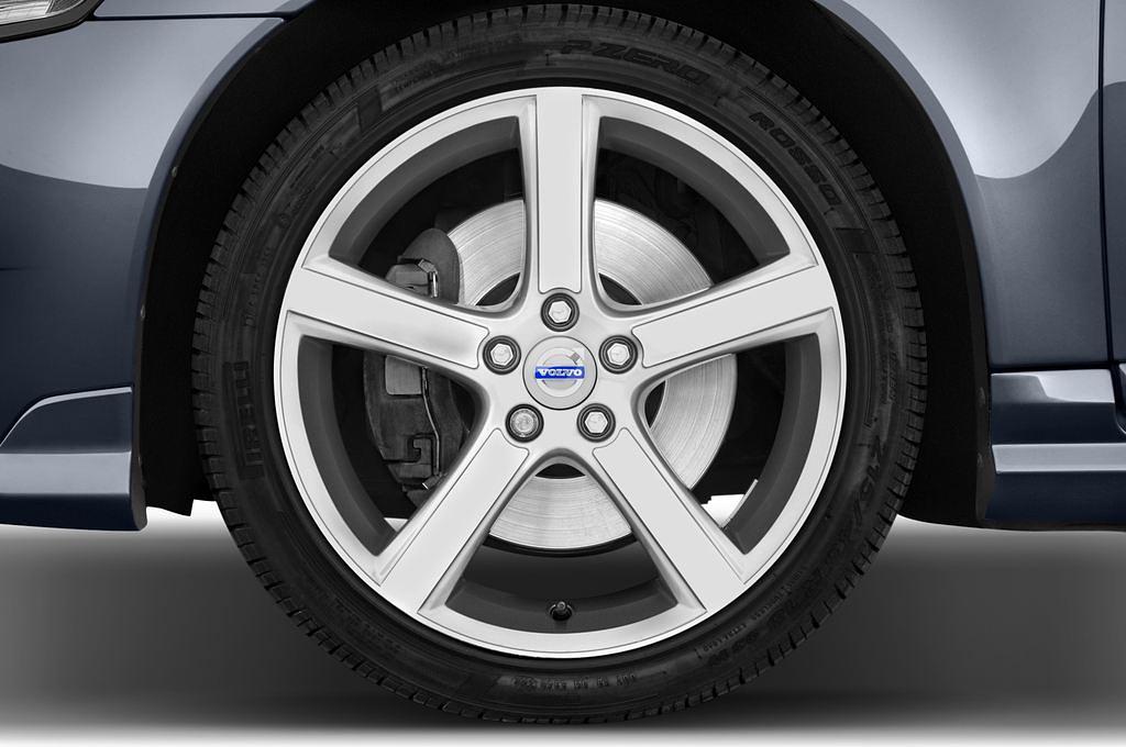 Volvo V50 (Baujahr 2010) R-design 5 Türen Reifen und Felge