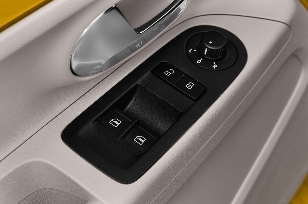 Volkswagen Up! (Baujahr 2017) e-up! 5 Türen Bedienungselemente Tür