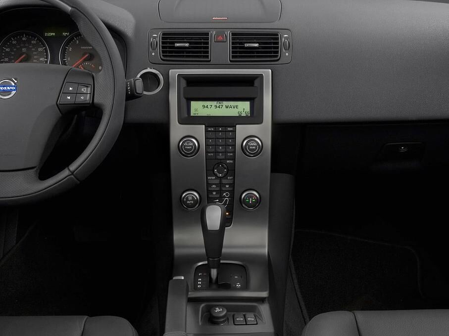 Volvo C70 (Baujahr 2010) - 2 Türen Mittelkonsole