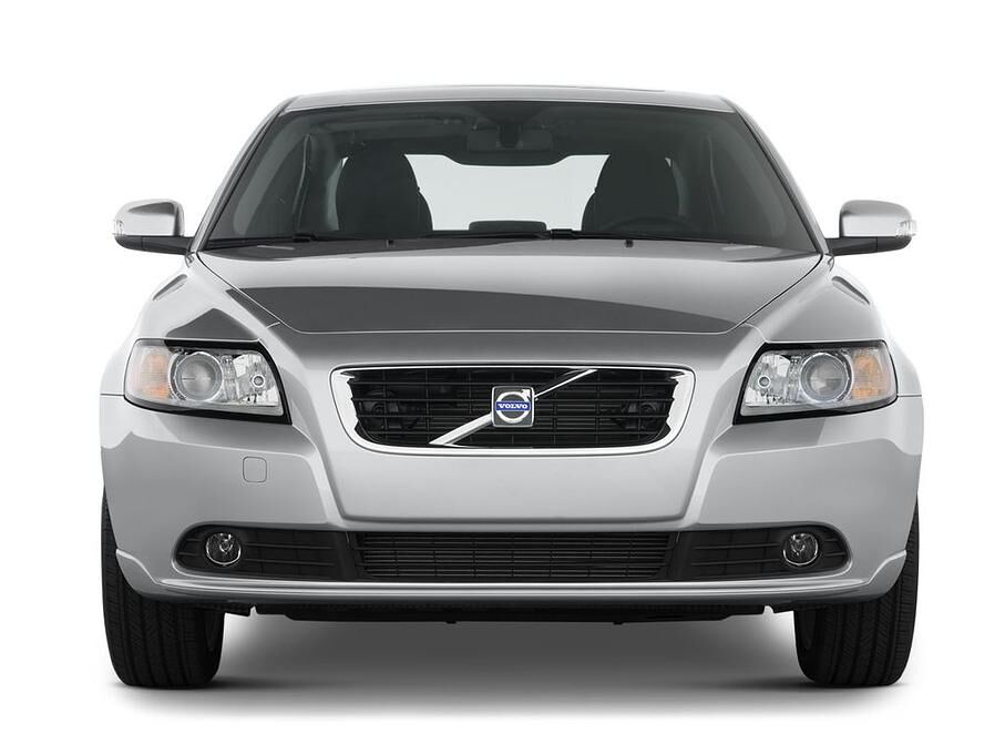 Volvo S40 (Baujahr 2010) Momentum 4 Türen Frontansicht