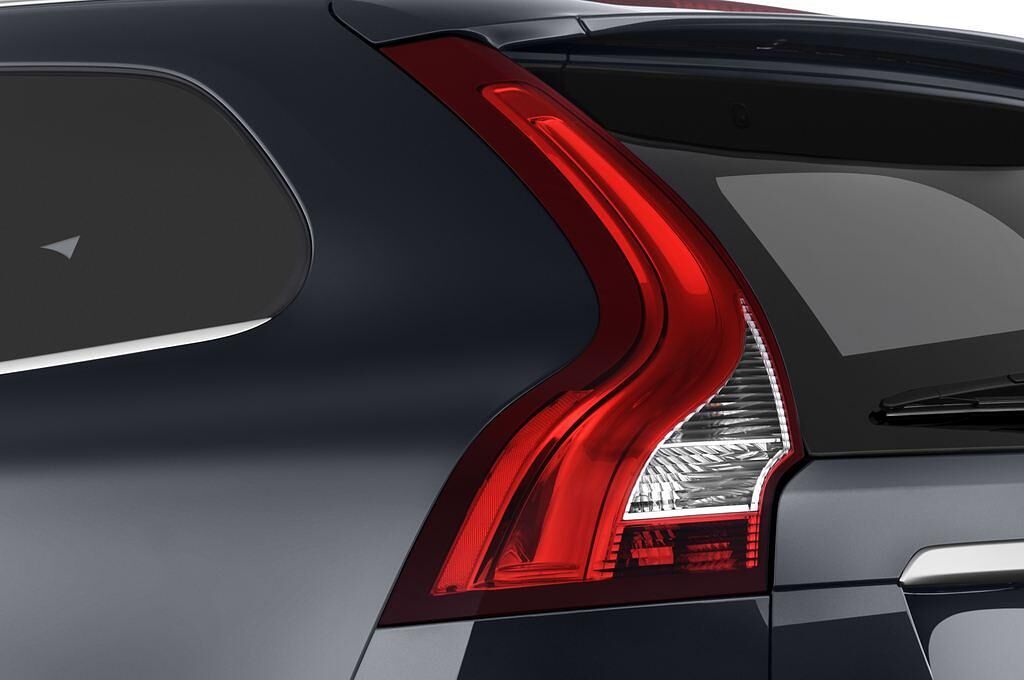 Volvo XC60 (Baujahr 2014) R-Design Summum 5 Türen Rücklicht