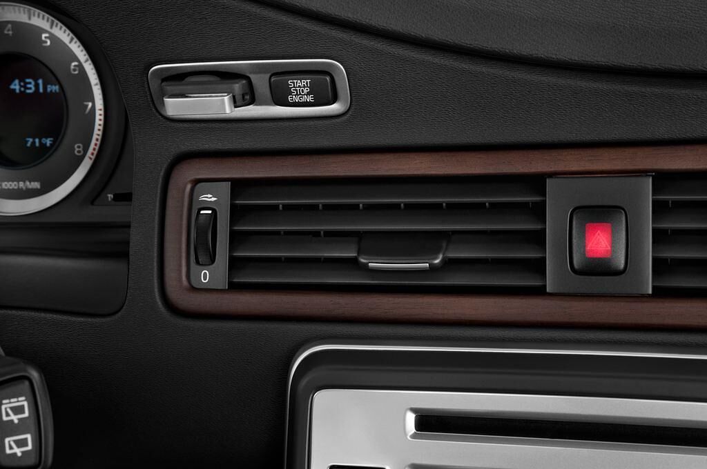 Volvo XC70 (Baujahr 2011) Momentum 5 Türen Lüftung