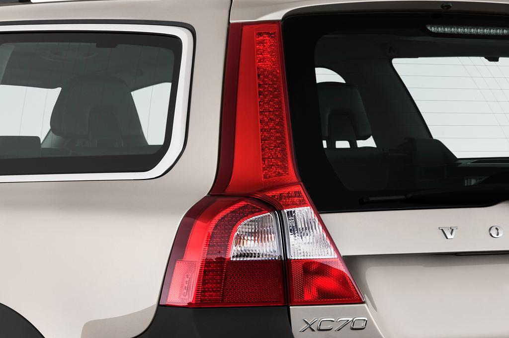 Volvo XC70 (Baujahr 2011) Momentum 5 Türen Rücklicht