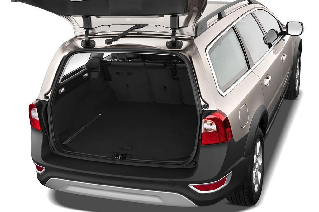 Volvo XC70 (Baujahr 2011) Momentum 5 Türen Kofferraum