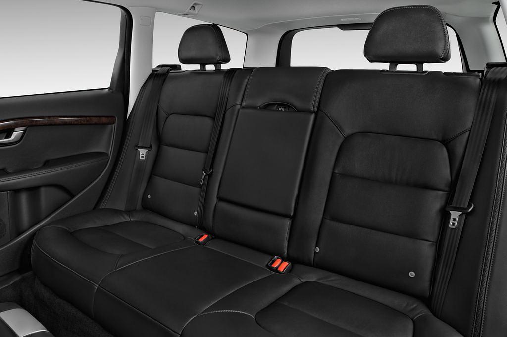 Volvo XC70 (Baujahr 2015) Momentum 5 Türen Rücksitze