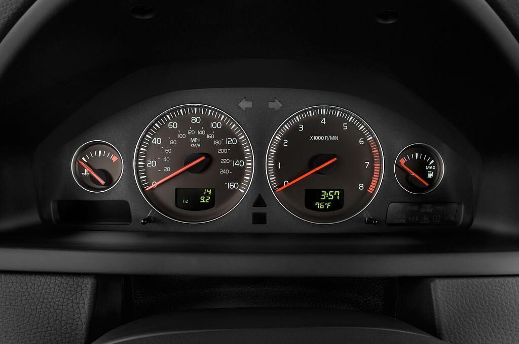 Volvo XC90 (Baujahr 2011) Executive 5 Türen Tacho und Fahrerinstrumente