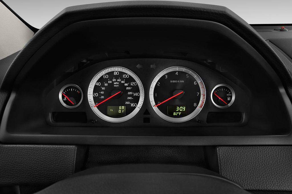 Volvo XC90 (Baujahr 2013) Summum 5 Türen Tacho und Fahrerinstrumente