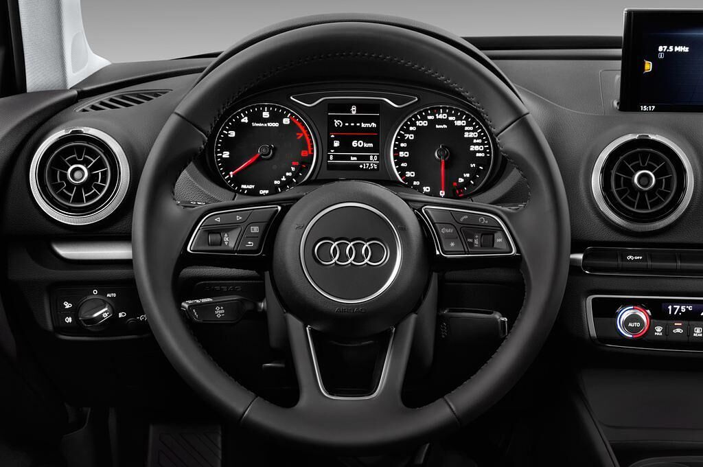 Audi A3 Sportback (Baujahr 2017) - 5 Türen Lenkrad