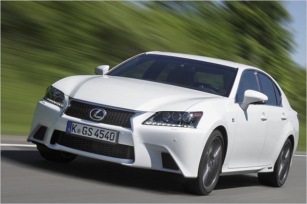Lexus GS 450h: Der neue Hybride kommt mit einem scharf gezeichneten Grill
