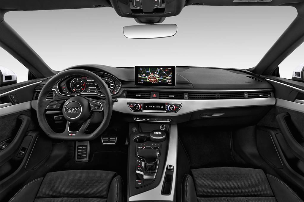 Audi A5 (Baujahr 2017) Sport 2 Türen Cockpit und Innenraum
