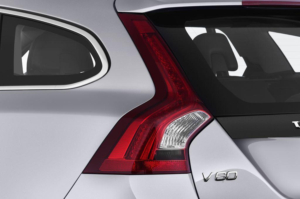 Volvo V60 (Baujahr 2011) Summum 5 Türen Rücklicht