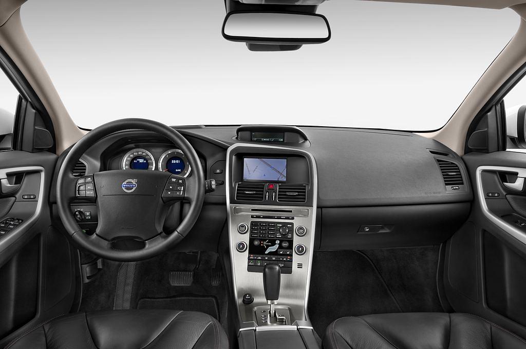Volvo XC60 (Baujahr 2010) Kinetic 5 Türen Cockpit und Innenraum