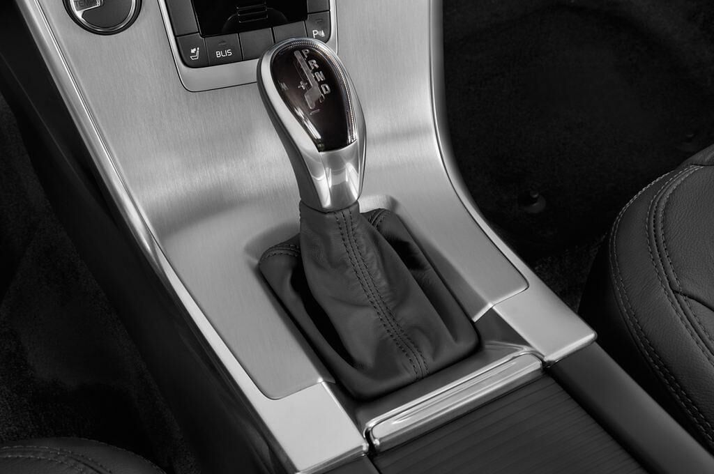 Volvo XC60 (Baujahr 2013) Kinetic 5 Türen Schalthebel