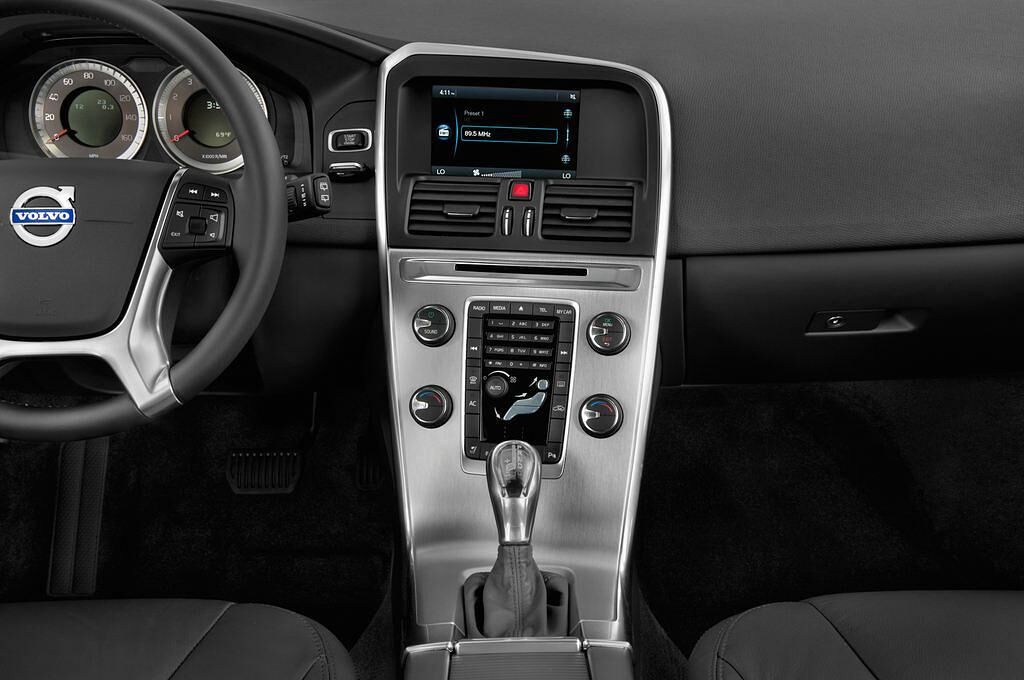 Volvo XC60 (Baujahr 2013) Kinetic 5 Türen Mittelkonsole