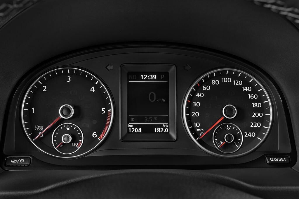 Volkswagen Caddy (Baujahr 2015) 2,0Tdi 103Kw Cross Caddy 5 Türen Tacho und Fahrerinstrumente