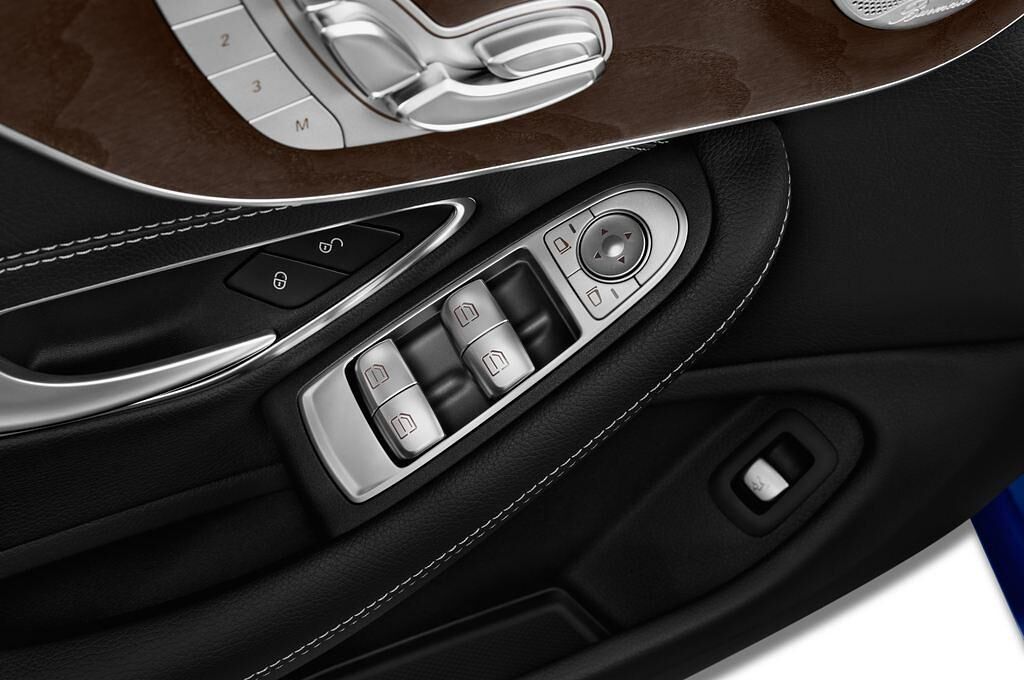 Mercedes C Class (Baujahr 2017) - 2 Türen Bedienungselemente Tür