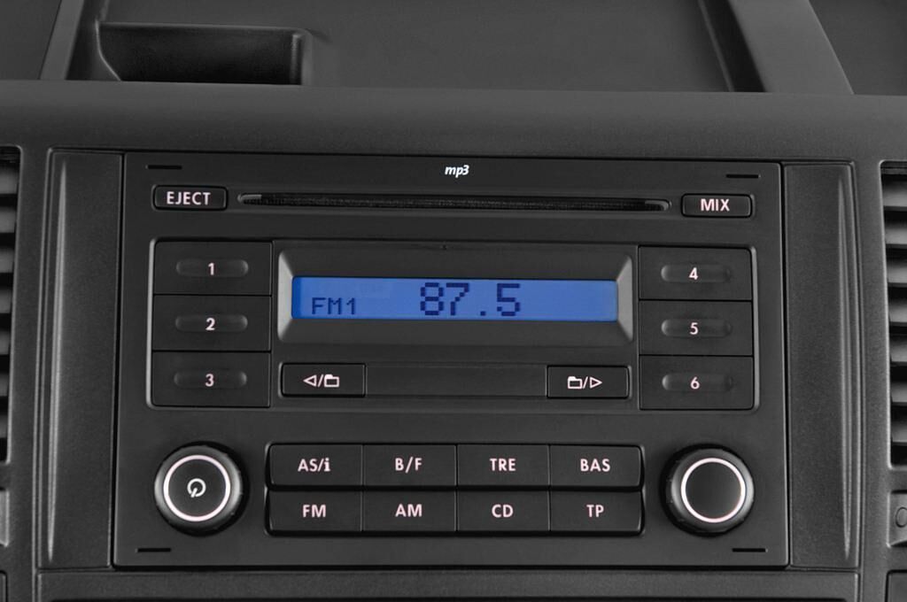 Volkswagen Caravelle (Baujahr 2010) Comfortline 4 Türen Radio und Infotainmentsystem