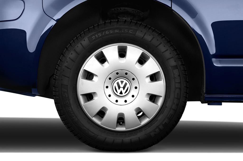 Volkswagen Caravelle (Baujahr 2010) Comfortline 4 Türen Reifen und Felge