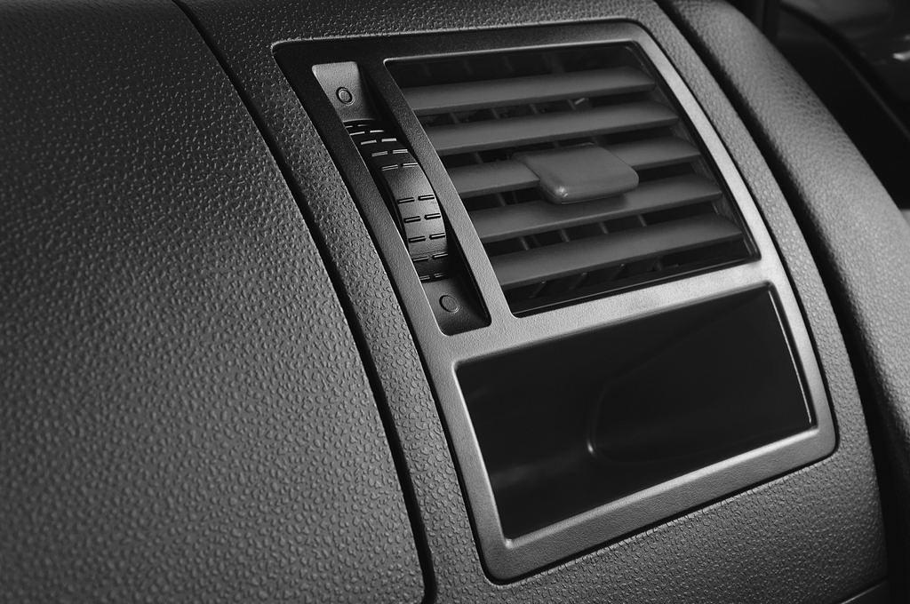 Volkswagen Caravelle (Baujahr 2010) SE 4 Türen Lüftung