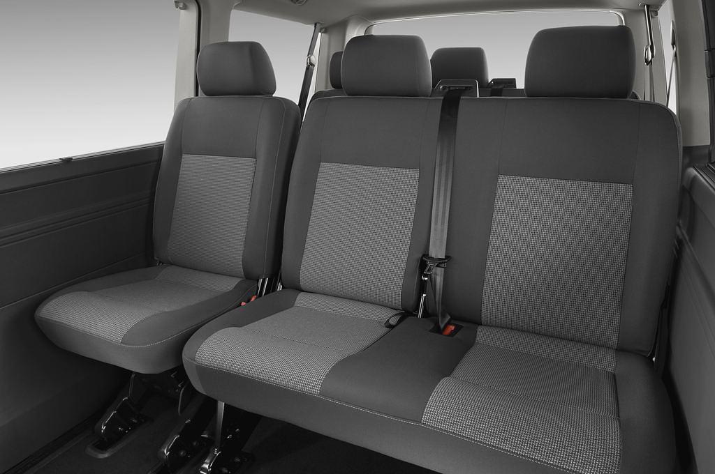 Volkswagen Caravelle (Baujahr 2010) SE 4 Türen Rücksitze