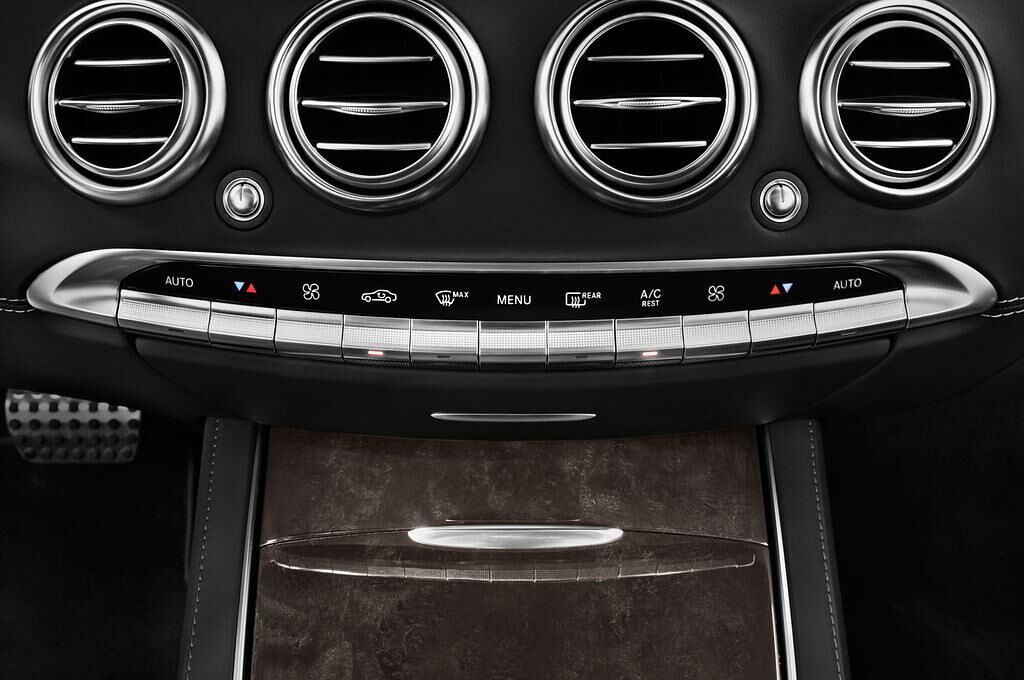 Mercedes S Class (Baujahr 2017) - 2 Türen Temperatur und Klimaanlage