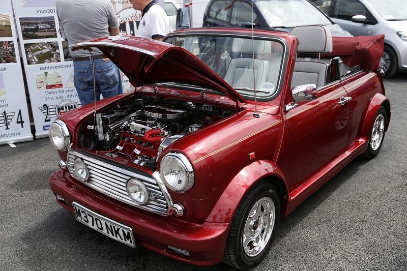Das Austin Mini Cabrio war mir einem Kaufpreis von gut 12.000 Pfund fast doppelt so teuer, wie ein konventioneller Mini
