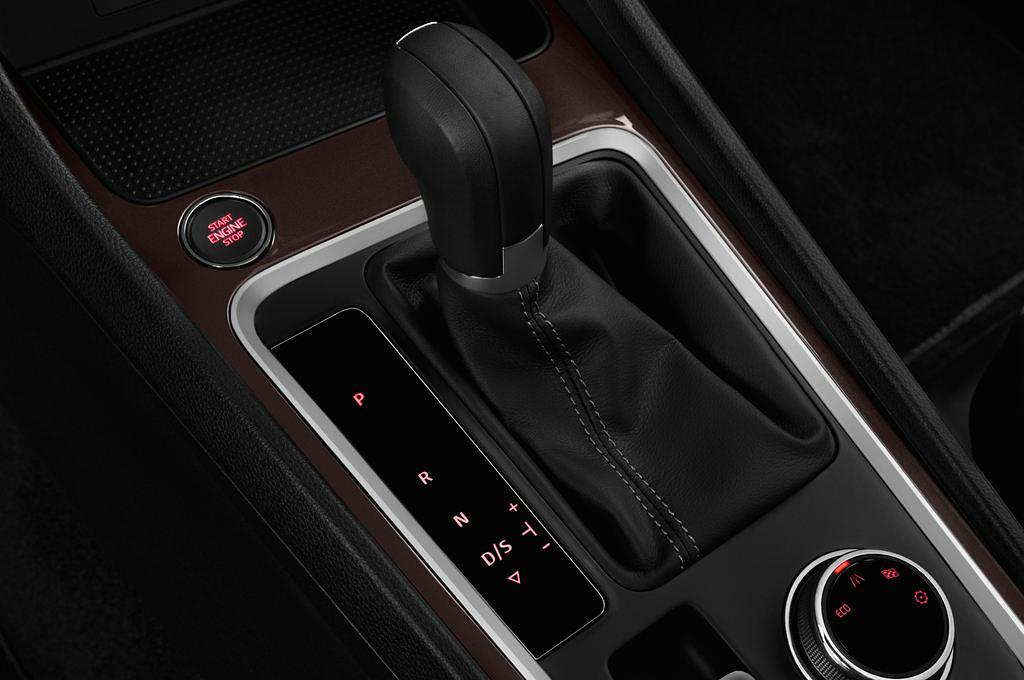 SEAT Ateca (Baujahr 2017) Xcellence 5 Türen Schalthebel