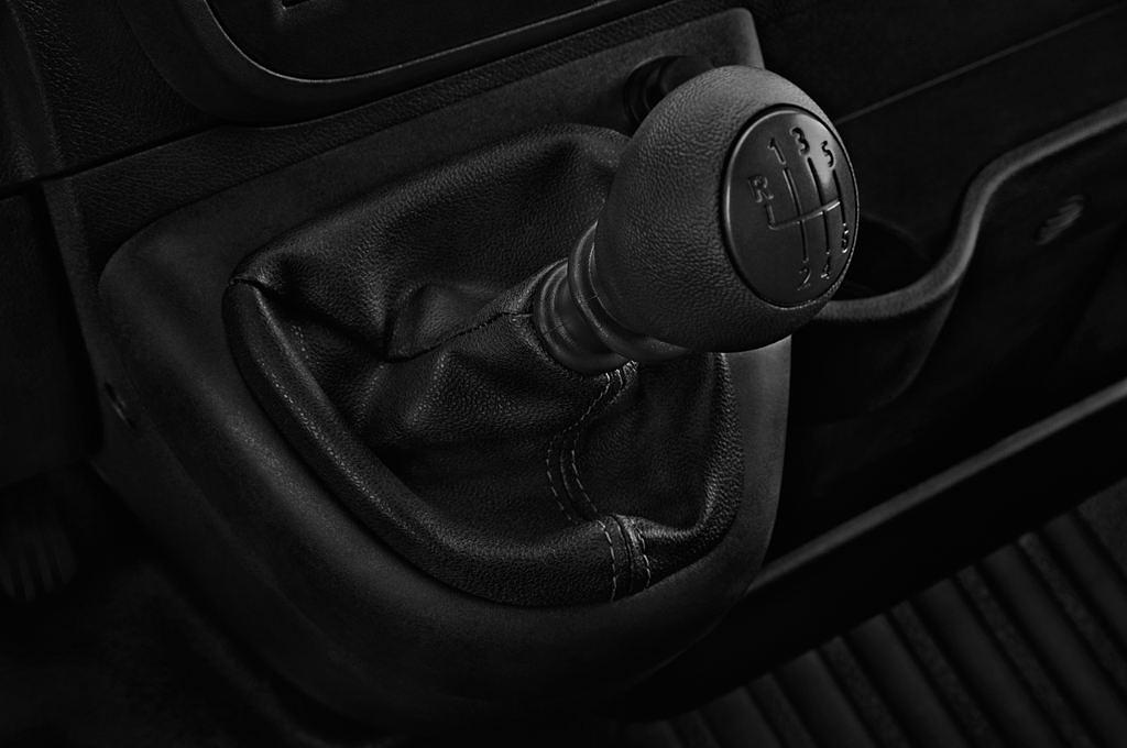 Opel Movano (Baujahr 2017) - 4 Türen Schalthebel