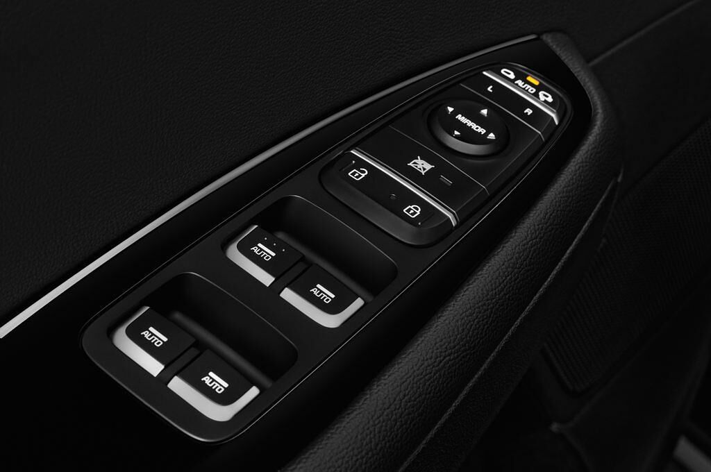 KIA Optima Sportswagon (Baujahr 2017) Spirit 5 Türen Bedienungselemente Tür