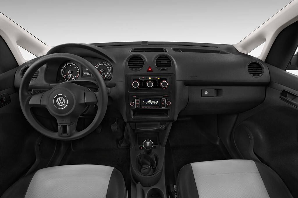 Volkswagen Caddy (Baujahr 2015) 1,6-L-Tdi 75Kw 4 Türen Cockpit und Innenraum