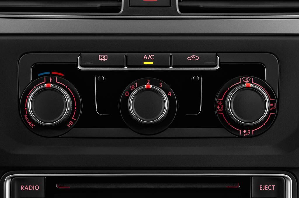Volkswagen Caddy (Baujahr 2016) Generation Four BlueMotion Technology 4 Türen Temperatur und Klimaanlage