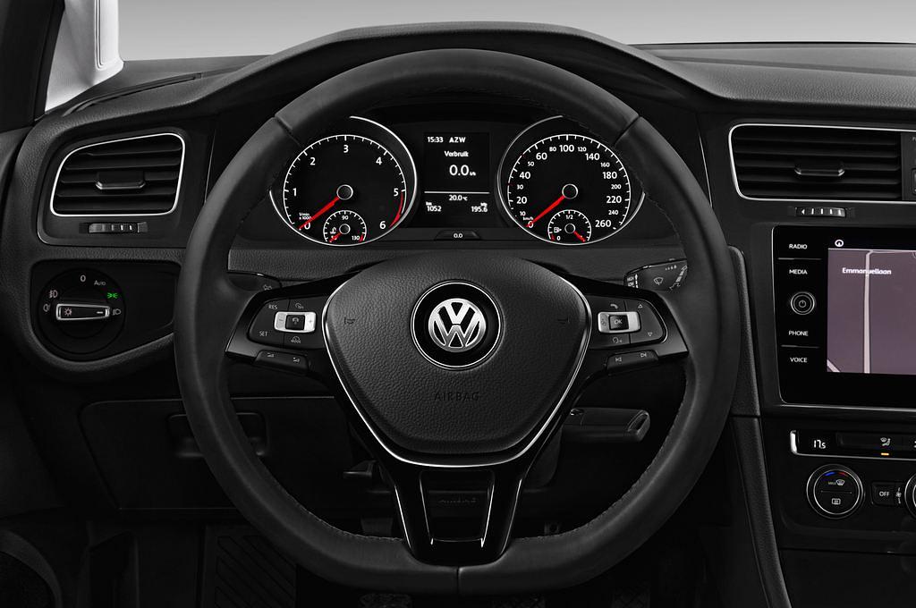 Volkswagen Golf (Baujahr 2017) Comfortline 5 Türen Lenkrad