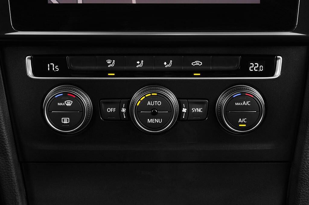 Volkswagen Golf (Baujahr 2017) Comfortline 5 Türen Temperatur und Klimaanlage