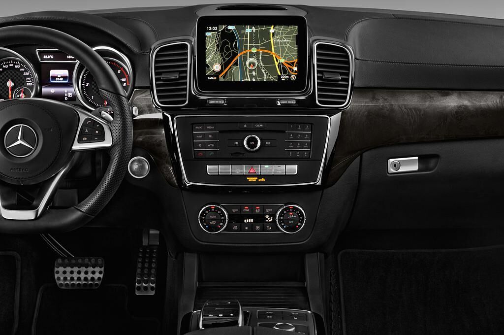 Mercedes GLS (Baujahr 2017) AMG Line 5 Türen Mittelkonsole
