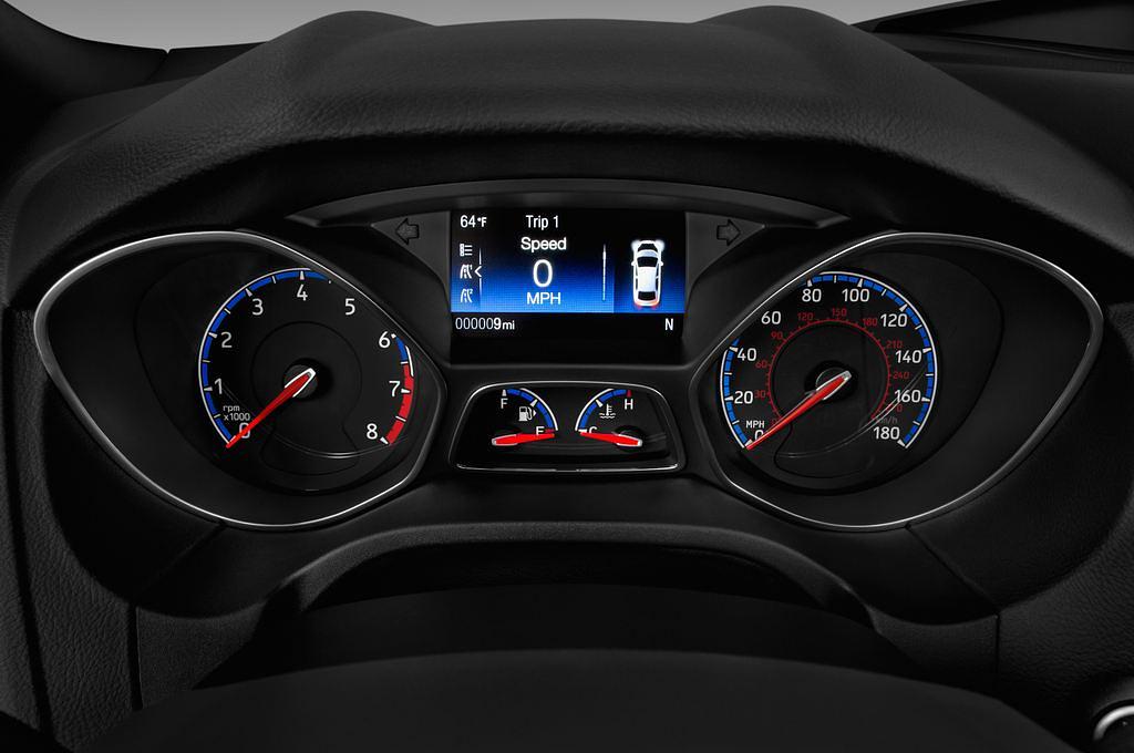 Ford Focus (Baujahr 2017) RS 5 Türen Tacho und Fahrerinstrumente