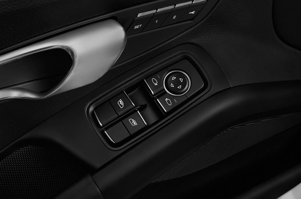 Porsche 718 Boxster (Baujahr 2017) S 2 Türen Bedienungselemente Tür