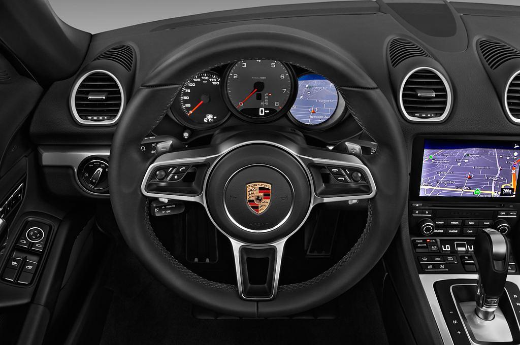 Porsche 718 Boxster (Baujahr 2017) S 2 Türen Lenkrad