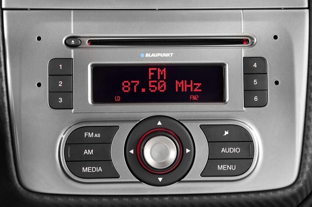 Alfa Romeo Mito (Baujahr 2009) Distinctive 3 Türen Radio und Infotainmentsystem