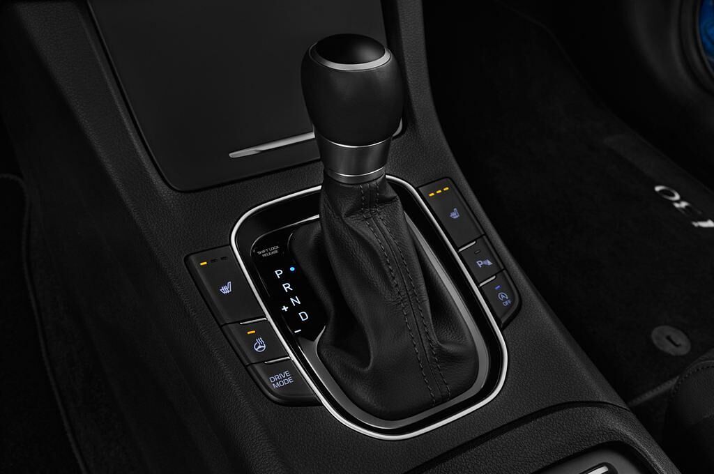Hyundai i30 (Baujahr 2017) Premium 5 Türen Schalthebel