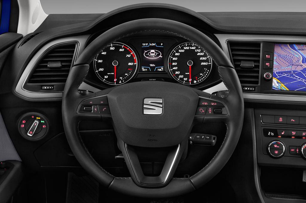SEAT Leon (Baujahr 2017) Style 5 Türen Lenkrad