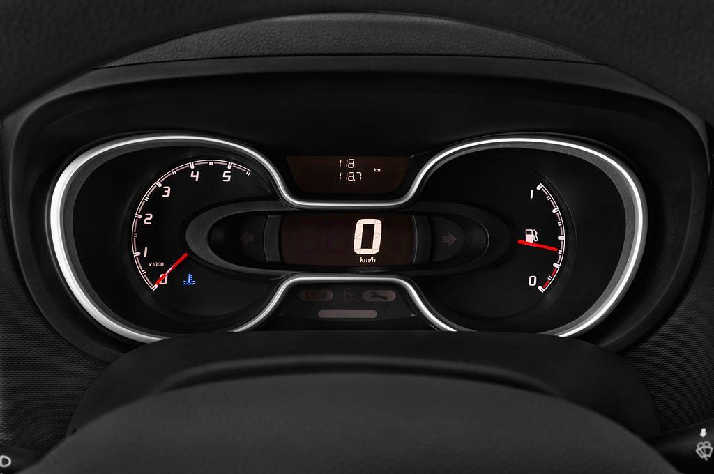 FIAT Talento (Baujahr 2017) Basis 4 Türen Tacho und Fahrerinstrumente